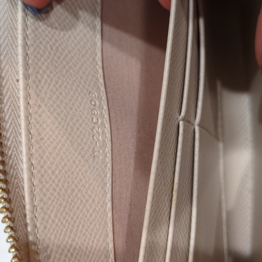 Salvatore Ferragamo Cream Beige Zip Around Wallet With Box - Picture 11 of 17